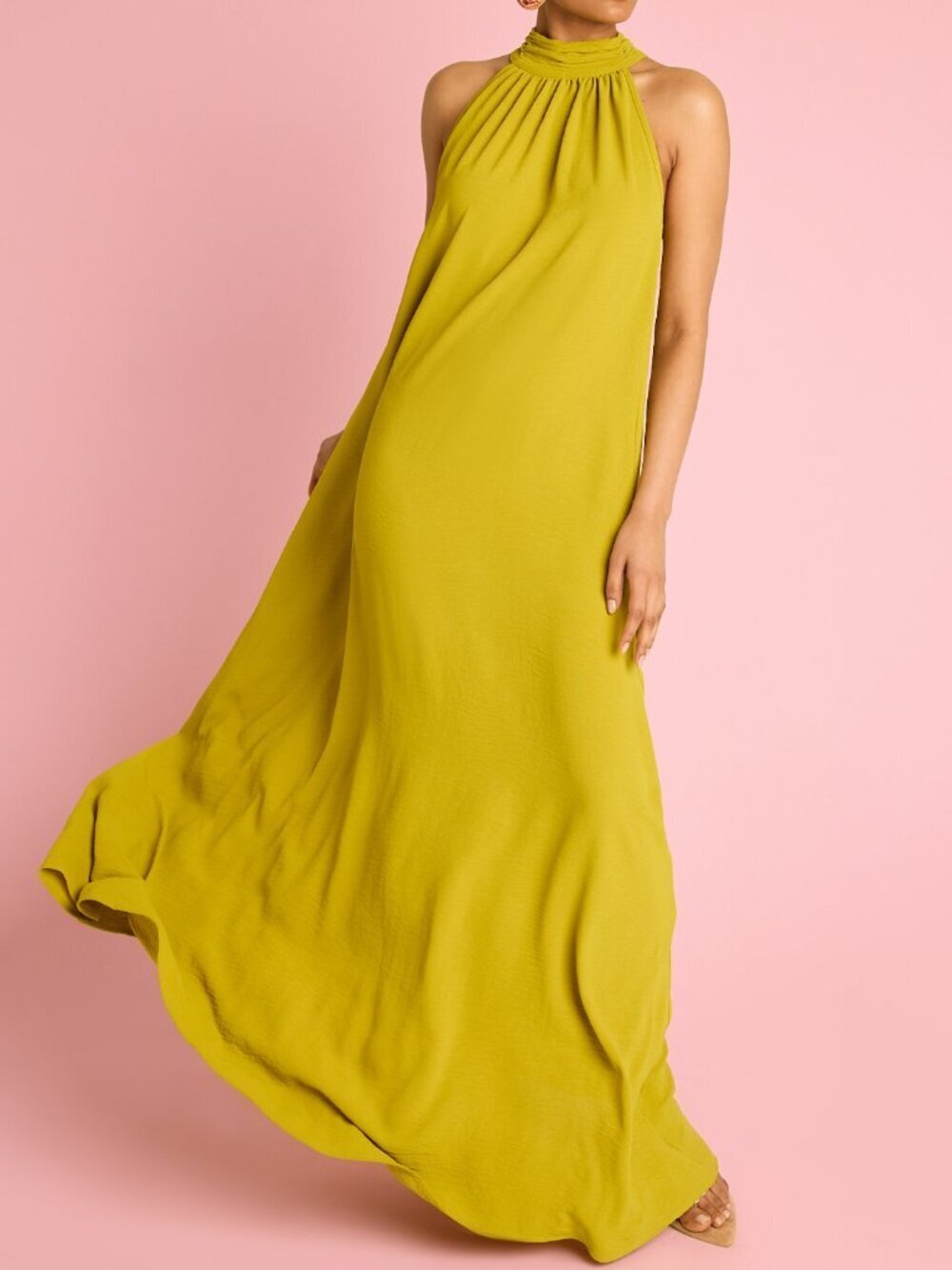 Green Elegant Women's Halter neck Statement Flowing Maxi Vacation Outfit